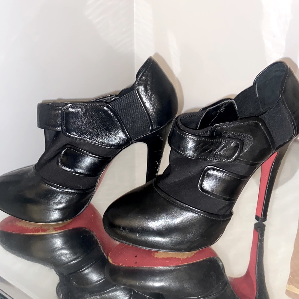 CL soft lamb leather platform booties size 37/6.5
